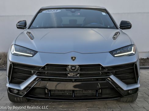 Used 2023 Lamborghini Urus S image 2