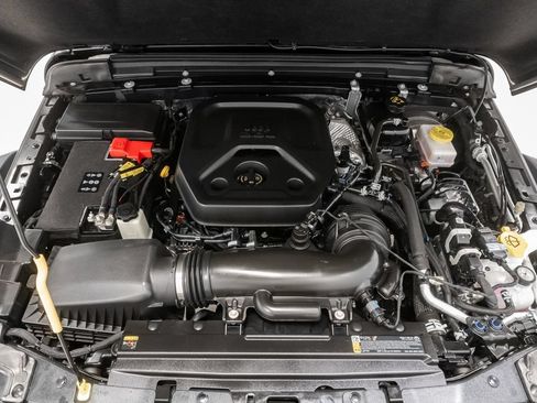Used 2026 Jeep Wrangler Unlimited Sport AWD/4WD image 3
