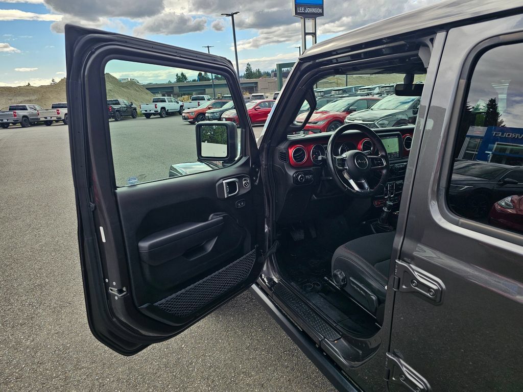 Used 2018 Jeep Wrangler Unlimited Rubicon AWD/4WD image 19