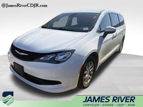 Used 2024 Chrysler Pacifica Touring-L FWD image 1