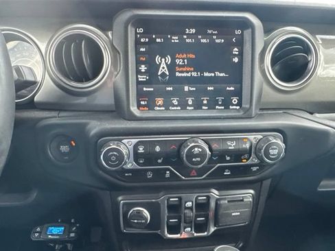 Used 2022 Jeep Gladiator Overland AWD/4WD image 25