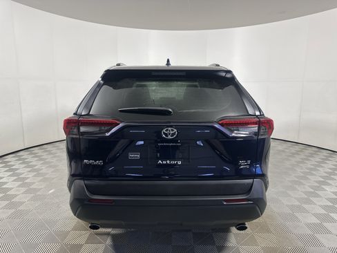 Used 2020 Toyota RAV4 XLE w/ All Weather Liner Package image 6