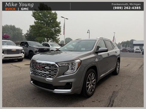 Used 2024 GMC Terrain Denali AWD/4WD image 1