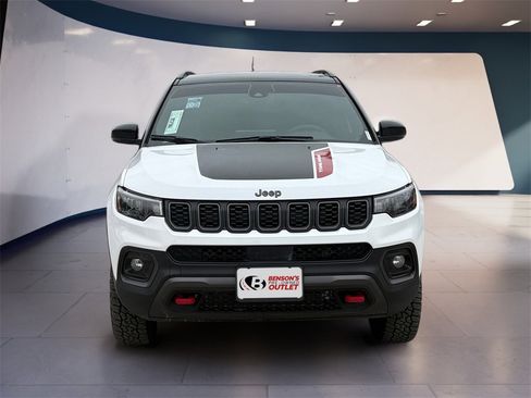 Used 2025 Jeep Compass Trailhawk w/ Trailer Tow Group image 8