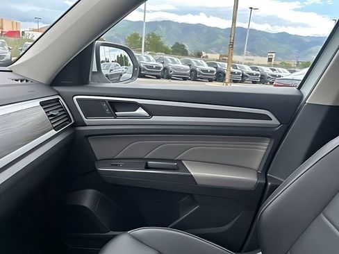 Used 2023 Volkswagen Atlas SE w/ Black Wheel Package AWD/4WD image 40