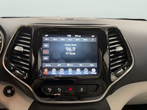 Used 2021 Jeep Cherokee Limited AWD/4WD image 9
