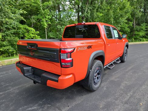 New 2025 Nissan Frontier PRO-4X w/ Pro Convenience Package image 3