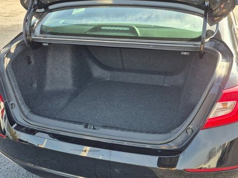 Used 2022 Honda Accord Sport image 4