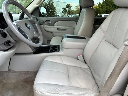 Used 2012 Chevrolet Suburban LT AWD/4WD image 12