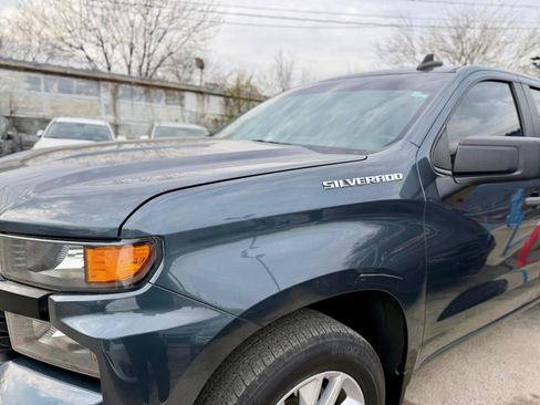 Used 2020 Chevrolet Silverado 1500 Custom w/ Custom Value Package RWD image 3