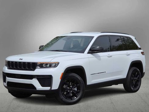 New 2026 Jeep Grand Cherokee Altitude AWD/4WD image 2