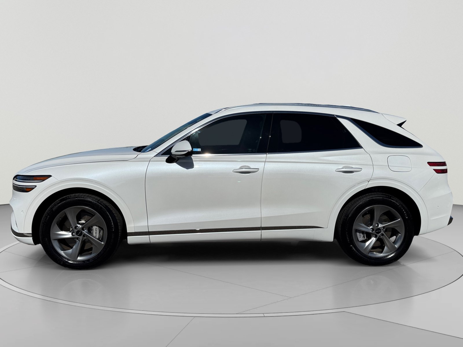 Used 2026 Genesis GV70 2.5T Advanced AWD/4WD image 2