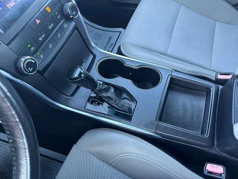 Used 2017 Toyota Camry SE FWD image 17