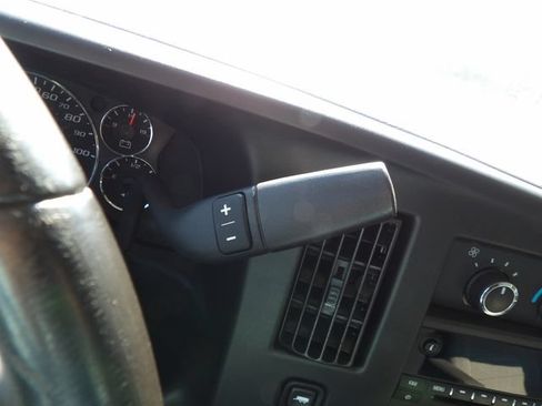 Used 2018 Chevrolet Express 2500 w/ Driver Convenience Package RWD image 23