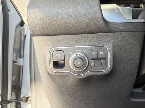 Used 2026 Mercedes-Benz GLB 250 4MATIC image 14