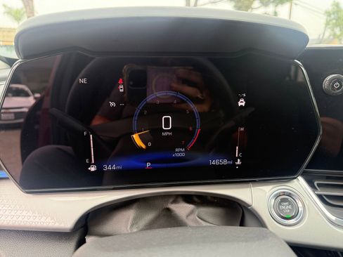 Used 2025 Chevrolet Trax LT image 37