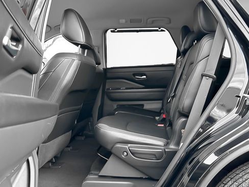 Used 2023 Nissan Pathfinder SL image 13