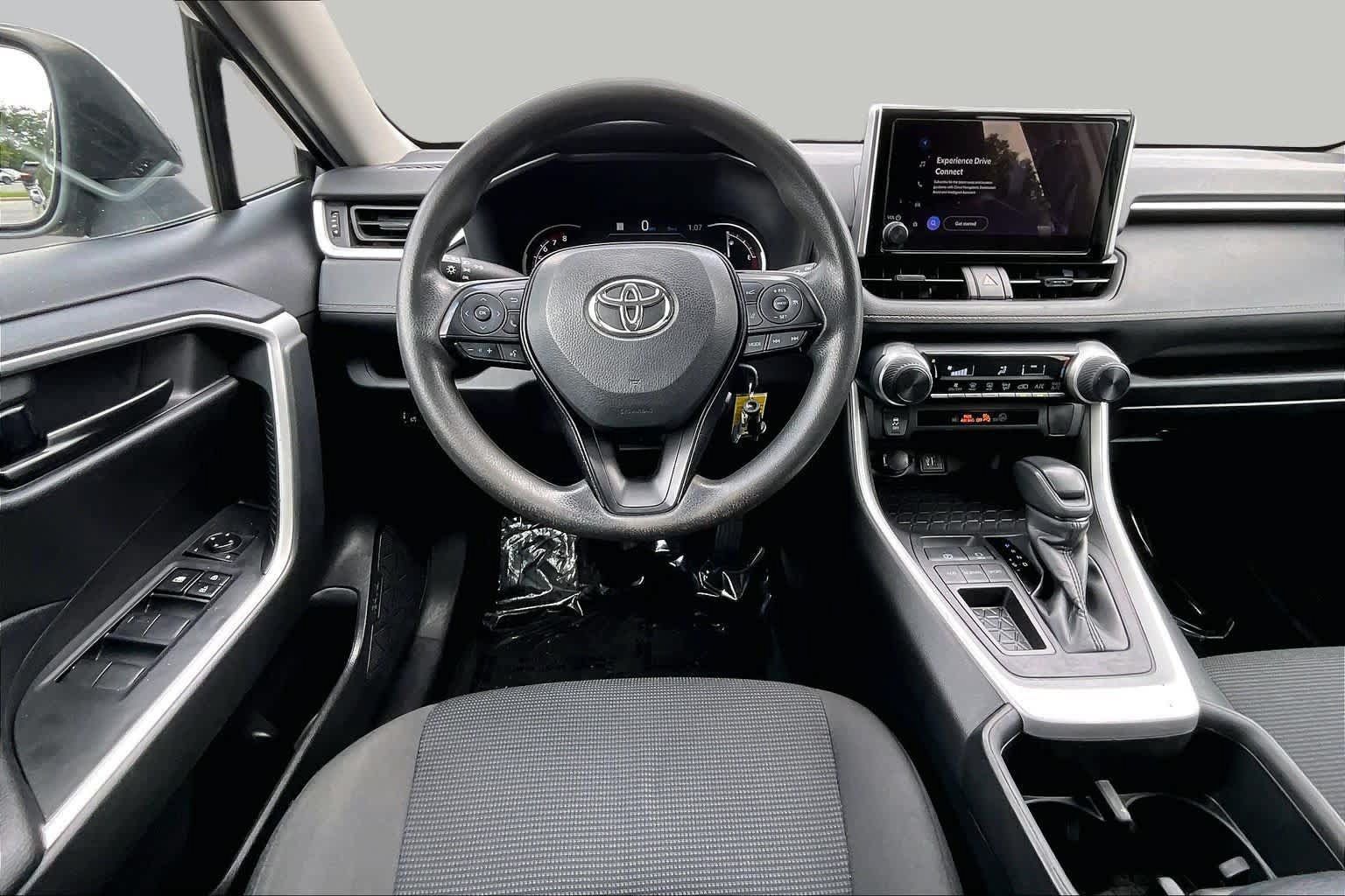 Used 2023 Toyota RAV4 LE FWD image 6