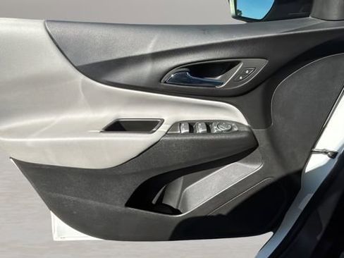 Certified 2022 Chevrolet Equinox LS w/ LS Convenience Package image 17