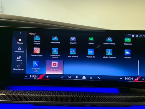 Used 2023 BMW 760i xDrive image 46