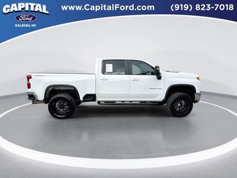 Used 2021 Chevrolet Silverado 2500 LT w/ Fleet Comfort Package AWD/4WD image 9