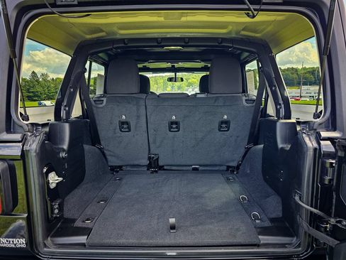 Used 2023 Jeep Wrangler Unlimited Sport AWD/4WD image 32