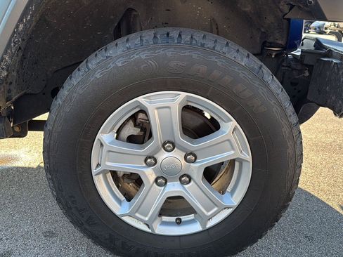 Used 2020 Jeep Wrangler Sport AWD/4WD image 14