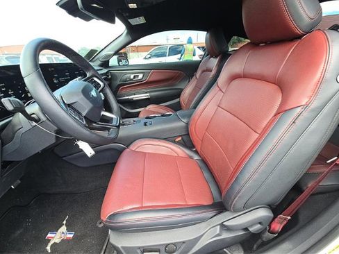Used 2025 Ford Mustang GT Premium RWD image 8