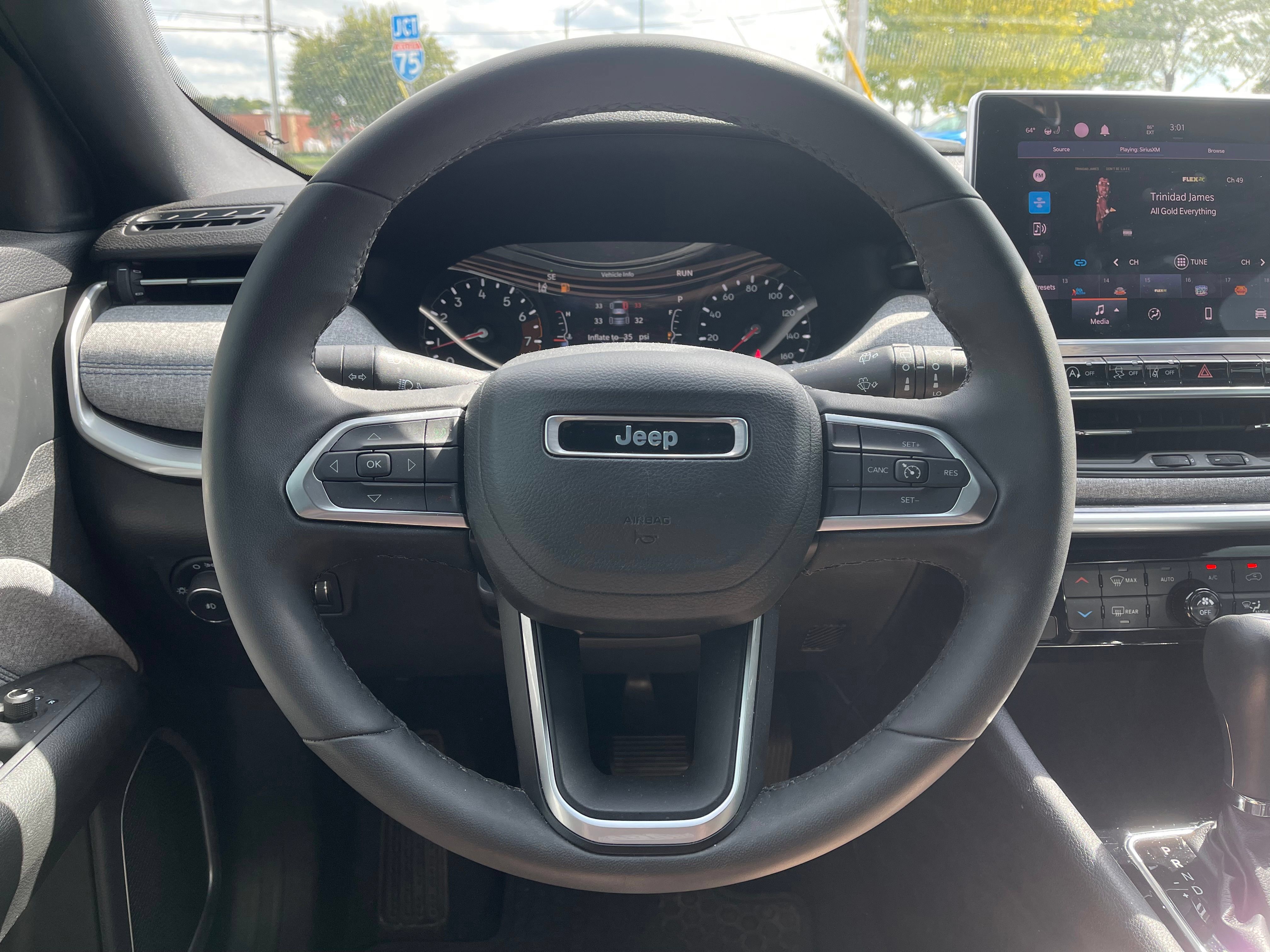 Used 2023 Jeep Compass Latitude w/ Convenience Group AWD/4WD image 10