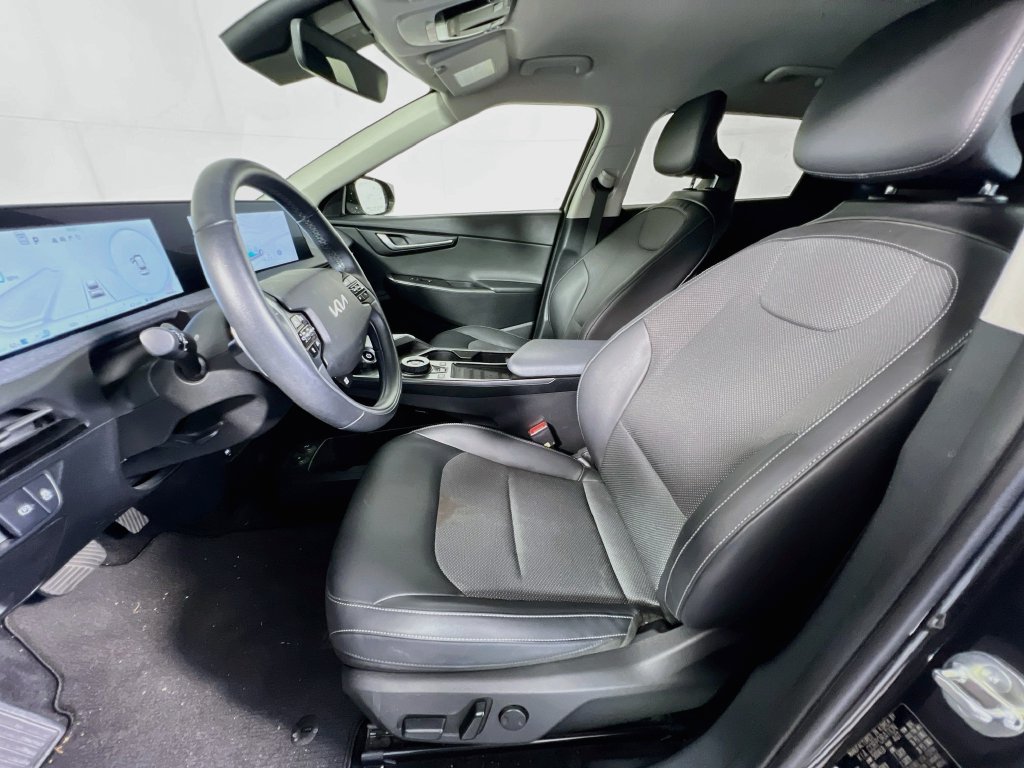 Certified 2023 Kia EV6 Light RWD image 12