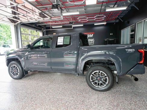 Used 2024 Toyota Tacoma TRD Sport w/ TRD Sport Upgrade Package AWD/4WD image 2