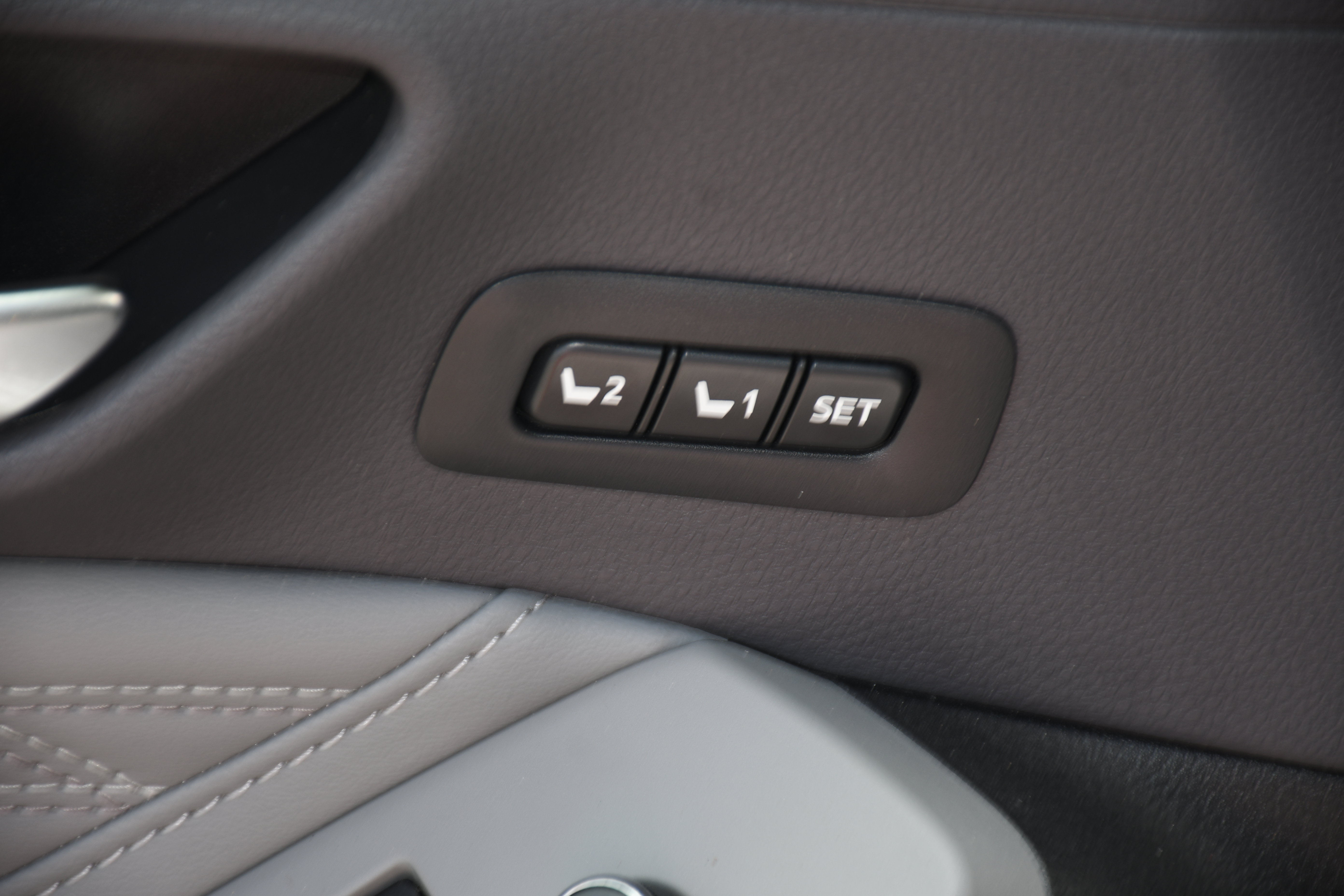 Used 2019 Toyota Avalon Limited w/ Advanced Safety Package FWD image 13
