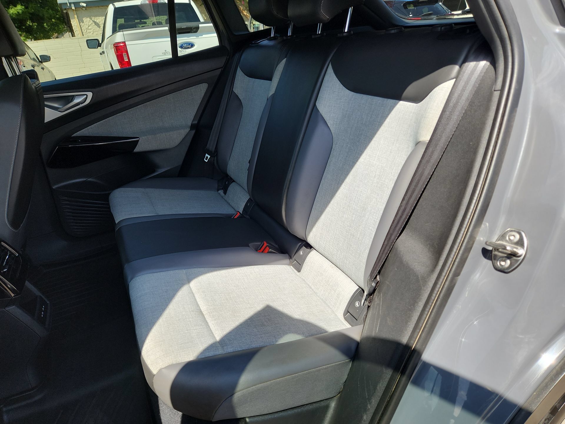 Used 2023 Volkswagen ID.4 Pro RWD image 24