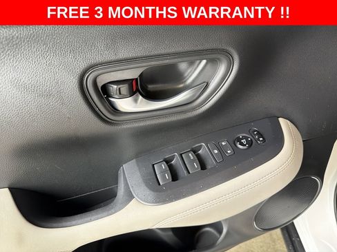 Used 2025 Honda HR-V LX image 12