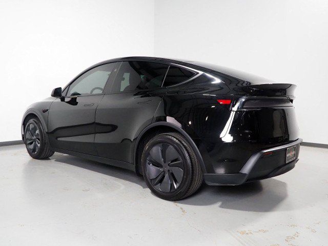Used 2026 Tesla Model Y Long Range RWD image 9
