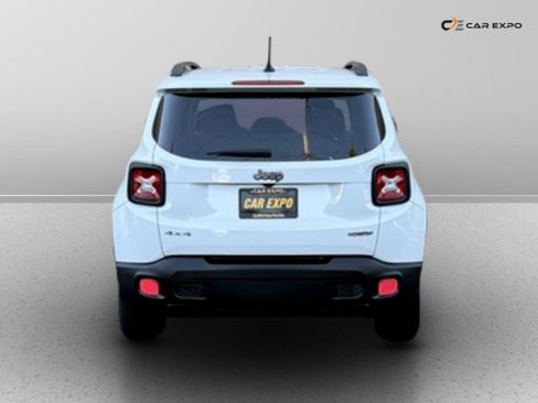 Used 2017 Jeep Renegade Latitude image 5