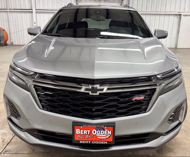 Used 2023 Chevrolet Equinox RS w/ RS Leather Package FWD image 2