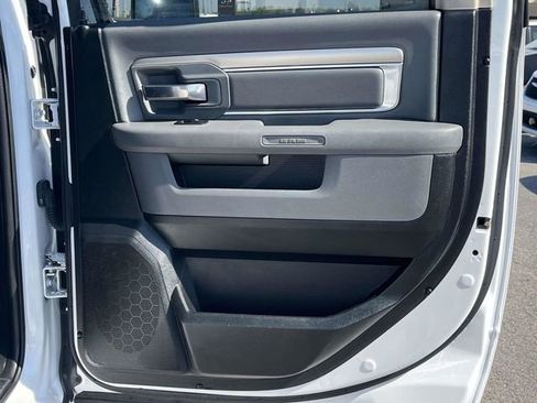 Used 2019 RAM 1500 Classic SLT image 22