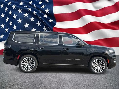 Used 2023 Jeep Grand Wagoneer Series III AWD/4WD image 4