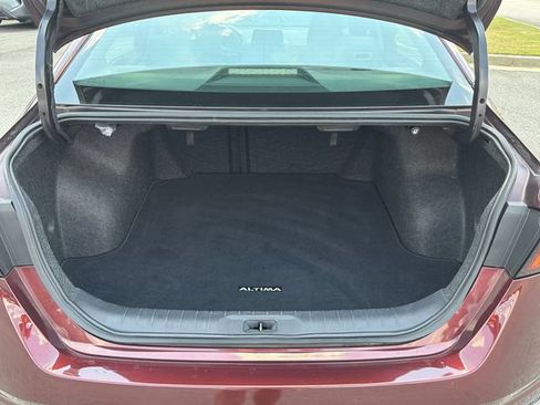 Used 2023 Nissan Altima 2.5 SV FWD image 18