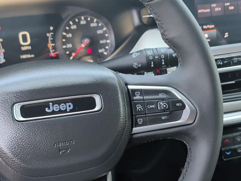 Used 2025 Jeep Compass Limited w/ Sun & Sound Group AWD/4WD image 19
