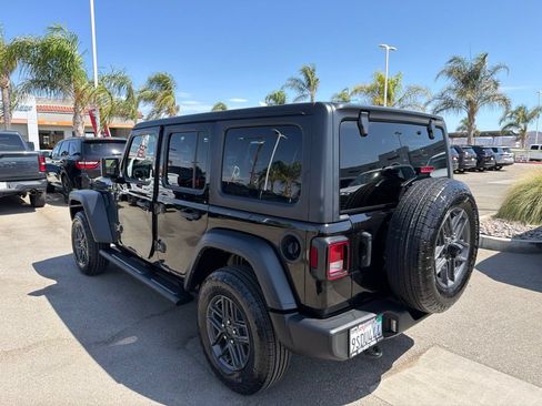 Used 2025 Jeep Wrangler Unlimited Sport AWD/4WD image 8