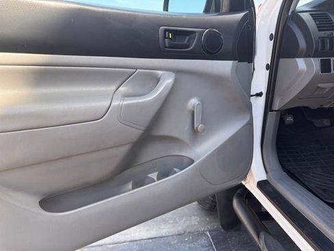 Used 2012 Toyota Tacoma 4x4 Regular Cab image 24