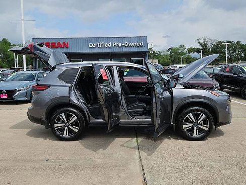 Certified 2025 Nissan Rogue SL w/ SL Premium Package FWD image 13