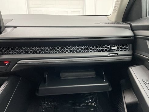 Used 2023 Honda Accord EX image 38