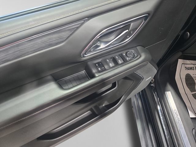 Used 2023 GMC Yukon XL SLT w/ SLT Luxury Package AWD/4WD image 11