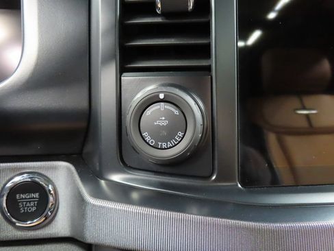 Used 2023 Ford F250 Platinum w/ FX4 Off-Road Package AWD/4WD image 72