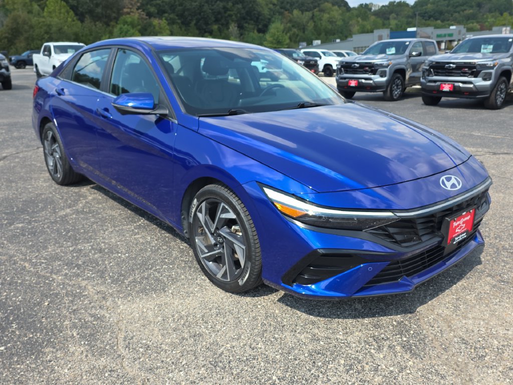 Used 2024 Hyundai Elantra Limited FWD image 2