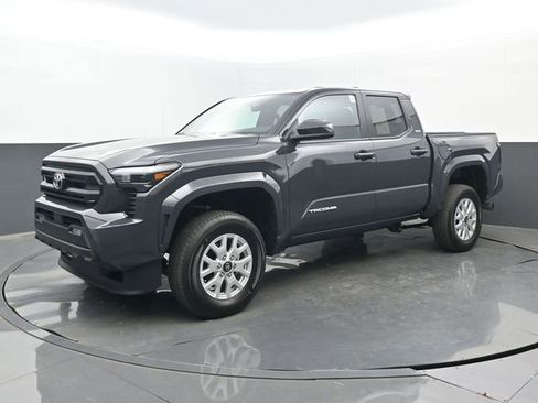 Used 2025 Toyota Tacoma SR5 image 21