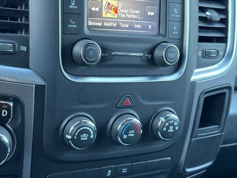 Used 2022 RAM 1500 Classic SLT image 21